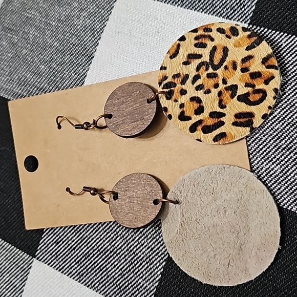 Handmade New Leopard Print Leather & Wooden Circle Dangle Earrings - Picture 3 of 4